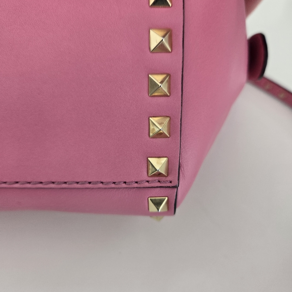 Valentino Pink and Gold Textured Leather Shoulder Bag - Picture 8 of 12